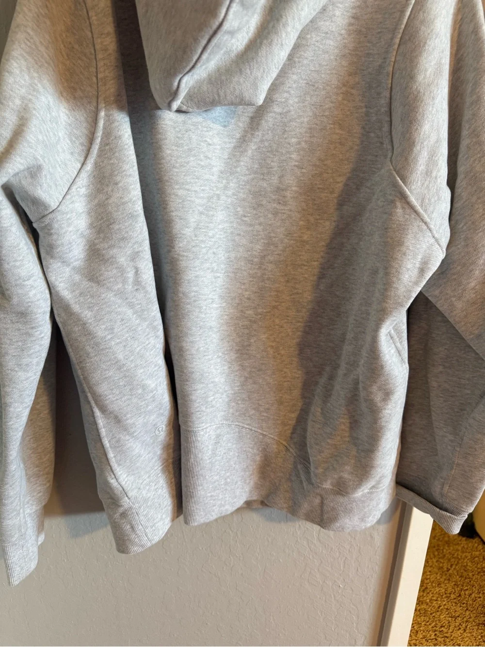 LULULEMON SWEATSHIRT